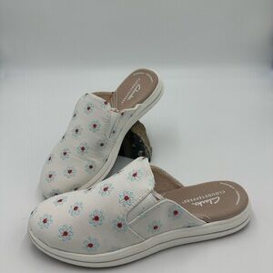 Clarks Floral Slip-On Shoes New with box 6.5 Women